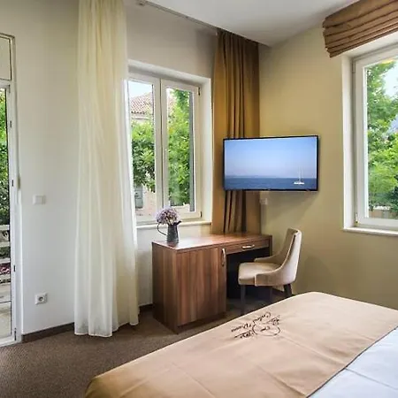Luxury Bed & Breakfast 4*