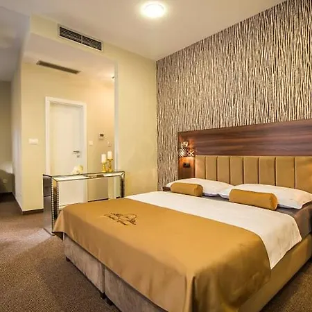 Luxury Omis
