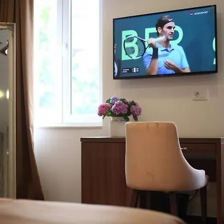 Luxury 4* 奥米什