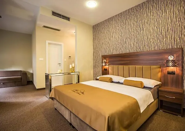 Luxury Omis