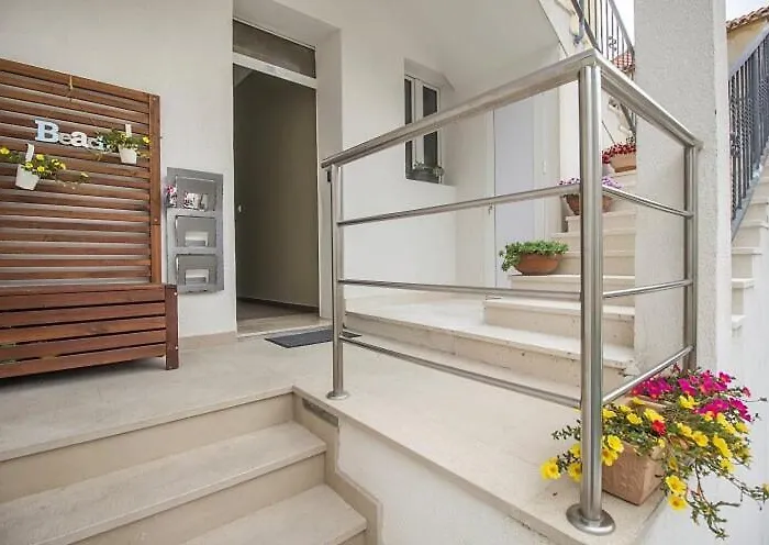 Luxury krevet i doručak 4*